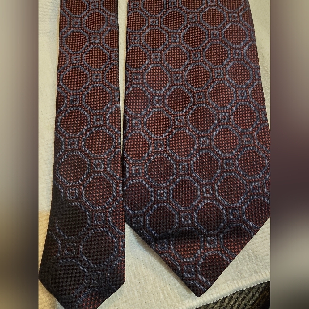 ERMENEGILDO ZEGNA Elegant Black Patterned Men's Tie
